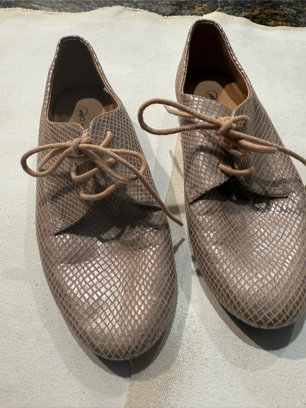 Madame Pivot tango practice shoes.  Lace up oxfords.  Size 37.  Used once.